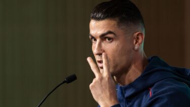 Cristiano Ronaldo şi-a ieşit din minţi la conferinţă: „Uitați-vă în ochii mei!” Motivul pentru care starul lusitan a răbufnit
