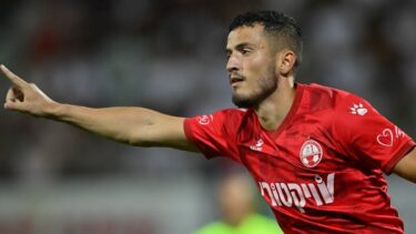 UTA Arad – Dinamo 0-2. „Câinii”, la 2 puncte de liderul FCSB! Cîrjan şi Selmani au înscris pentru alb-roşii