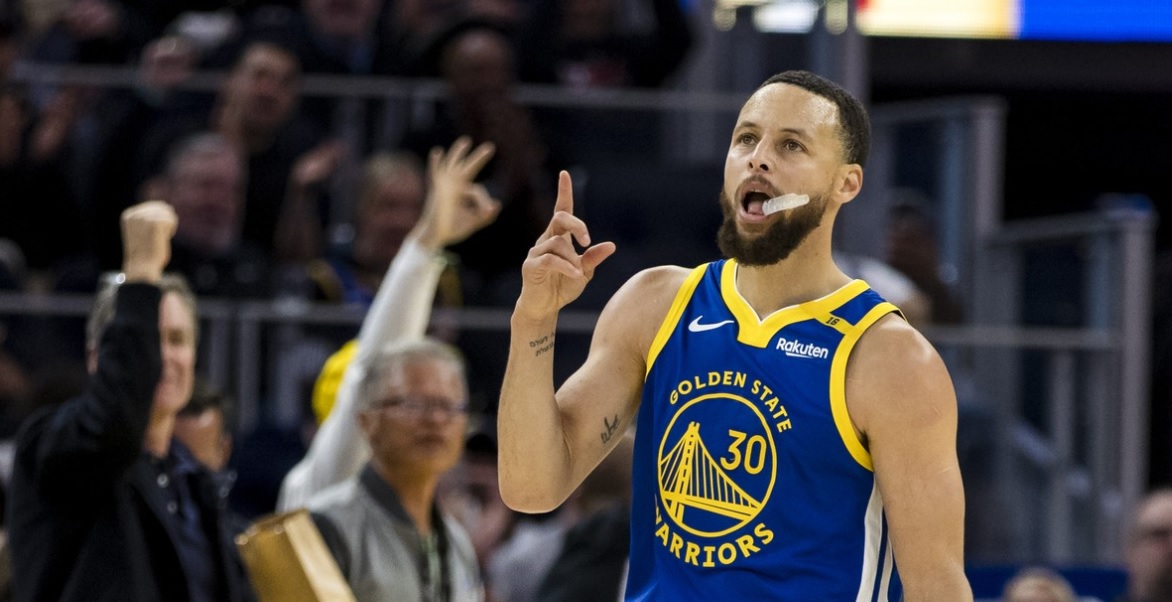 Decizia luată de Steph Curry! E primul jucător aflat încă în activitate în NBA care face asta