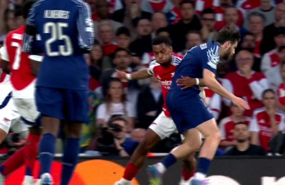 Verdictul specialistului după cea mai controversată fază din Arsenal – PSG: „De ce nu a intervenit VAR-ul?”
