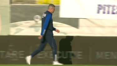 Daniel Oprița, un car de nervi în FC Argeș – Steaua! A văzut decizia luată de arbitru și a plecat la vestiare