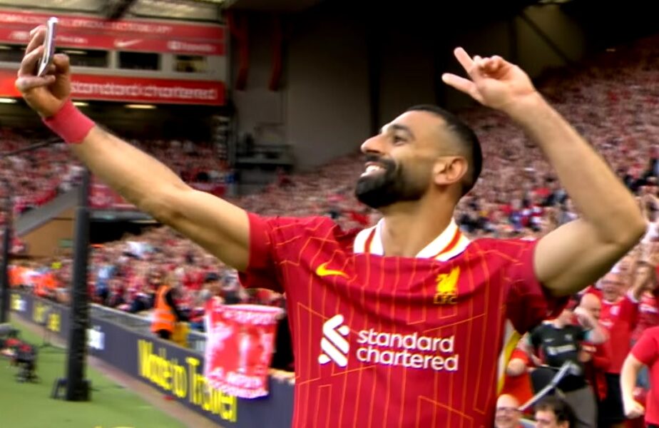 Moment genial cu Mohamed Salah în prim-plan! Starul lui Liverpool a făcut selfie cu peluza după ce a înscris