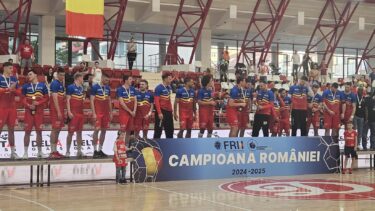 Dinamo a câştigat titlul la handbal în ziua în care Steaua a retrogradat! 10 campionate la rând pentru „dulăi”