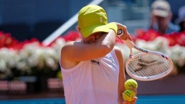 Iga Swiatek s-a prăbuşit emoţional în timpul umilinţei cu Coco Gauff, de la Madrid. A izbucnit în plâns în timpul meciului