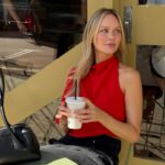 Celebrul milionar care şi-a înşelat soţia cu cea mai bună prietenă a acesteia şi-a făcut o nouă iubită! Cine e femeia